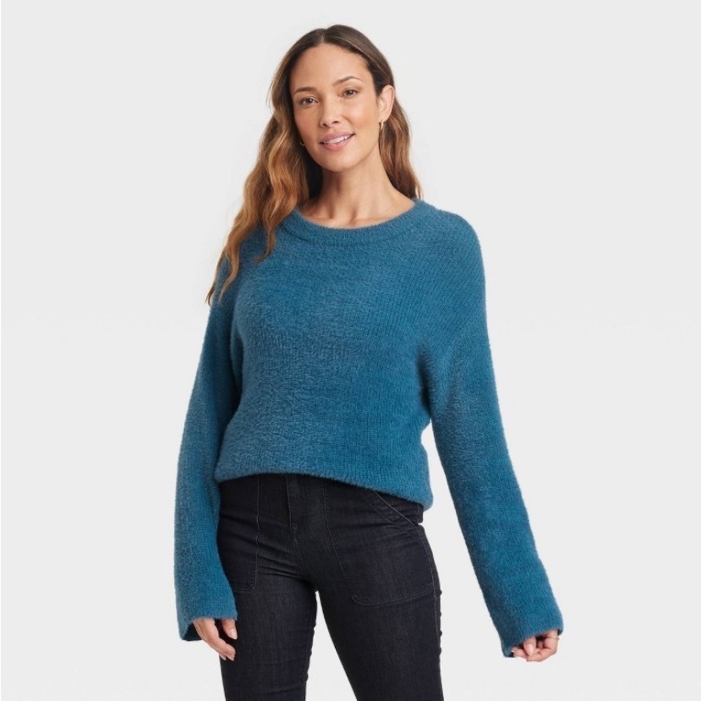 Women's Crewneck Feathered Pullover
Sweater - Knox Rose™ Teal Green M new